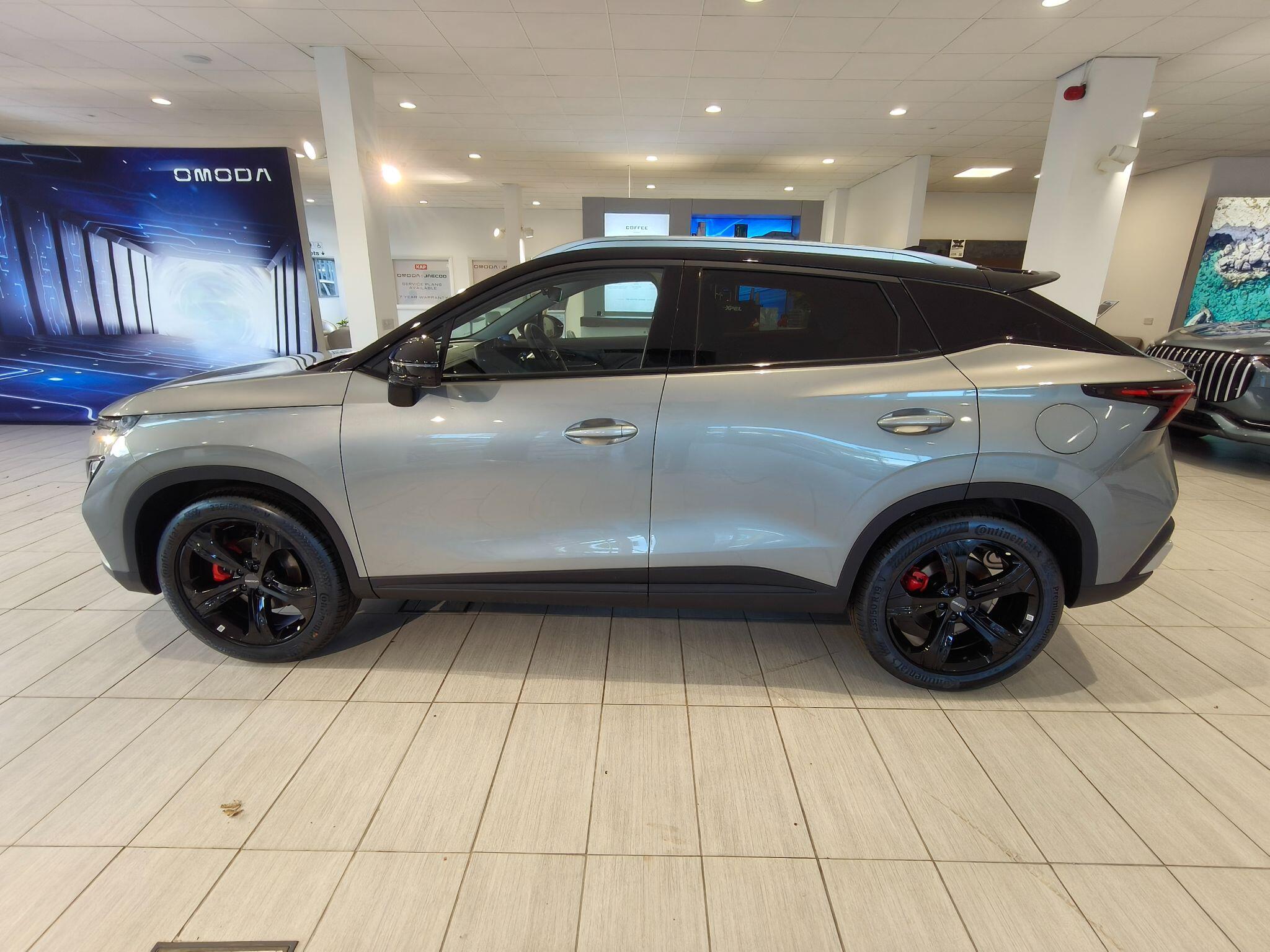 Large vehicle image